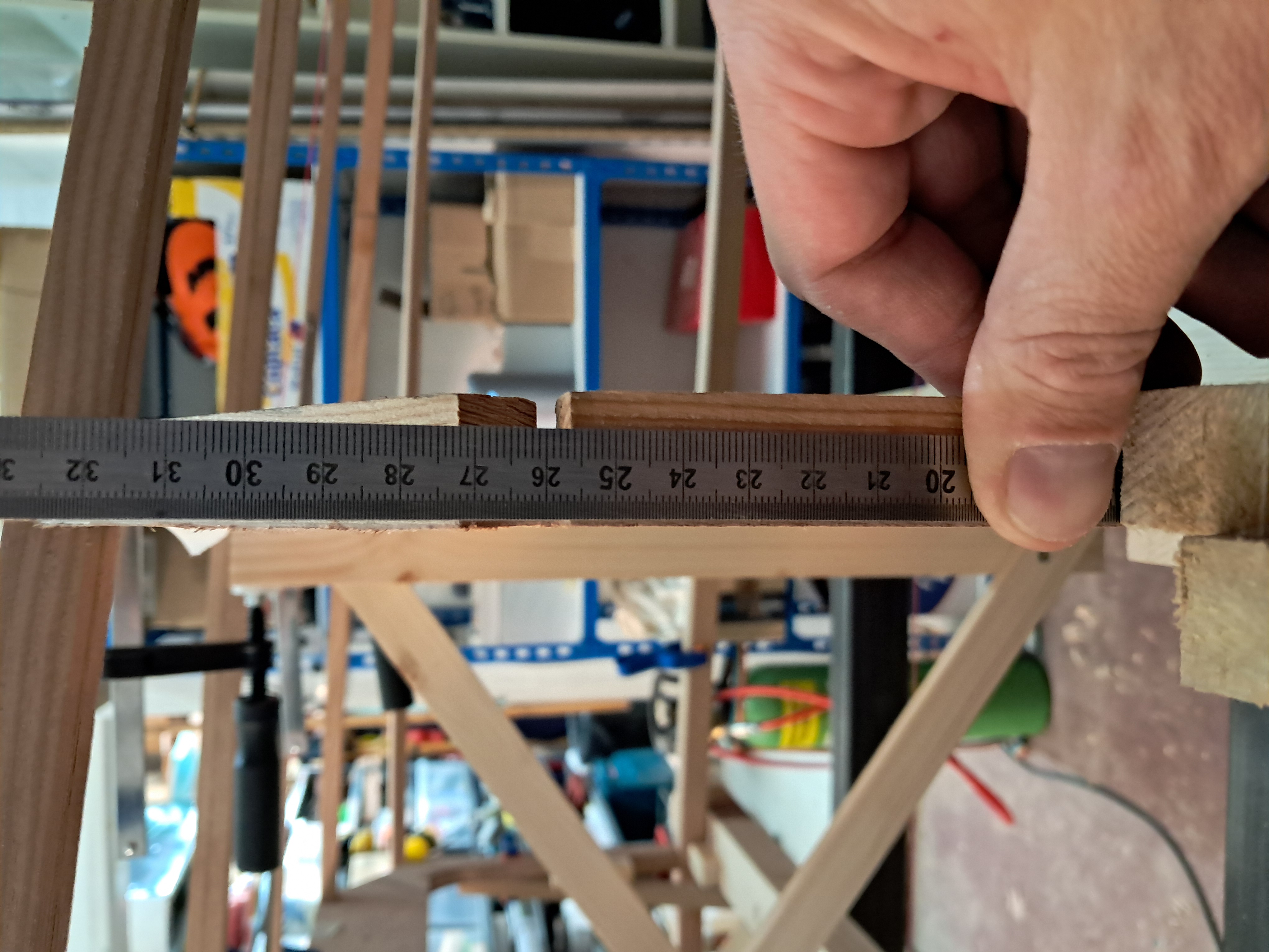 C6: another height check from the 30x30 longeron.
