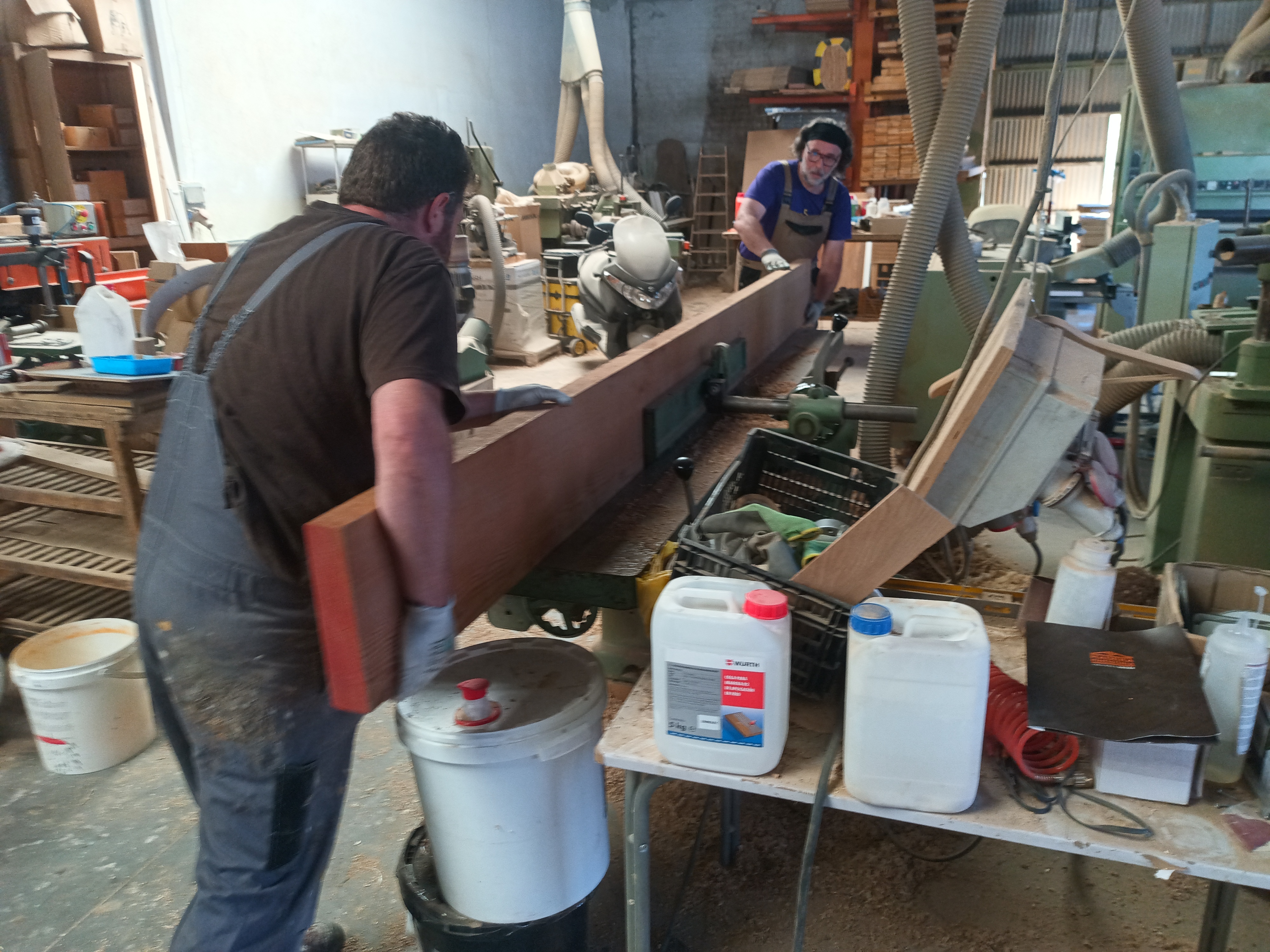 Menos mal que hay amigos con máquinas de verdad.