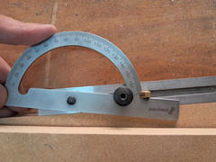 Mein Winkelmesser kann so kleine Abweichungen nicht sehr genau auflösen. Ziel sind insgesamt 5 Grad, also 2 x 2,5 Grad.